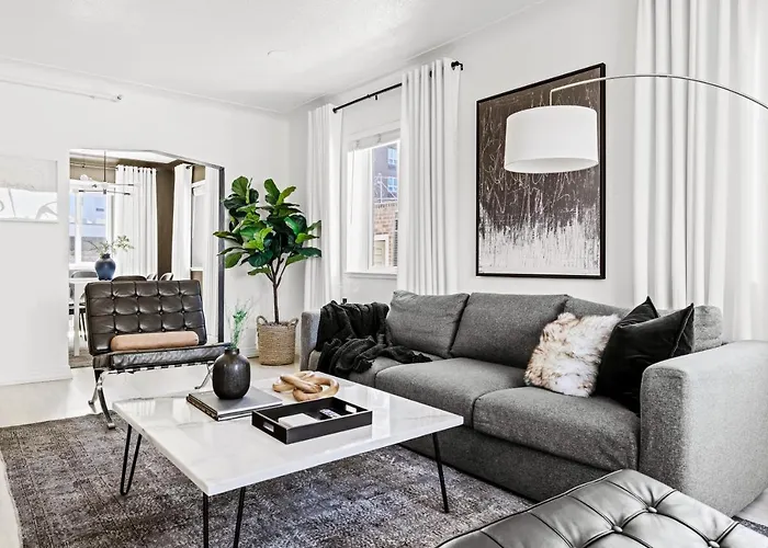 New Stylish Sanctuary - King Beds - Sloans Lake
