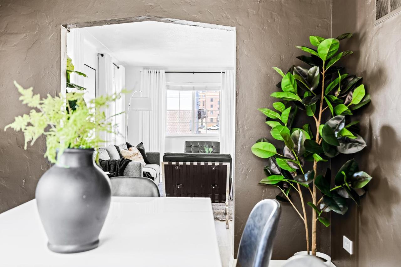 New Stylish Sanctuary - King Beds - Sloans Apartment *