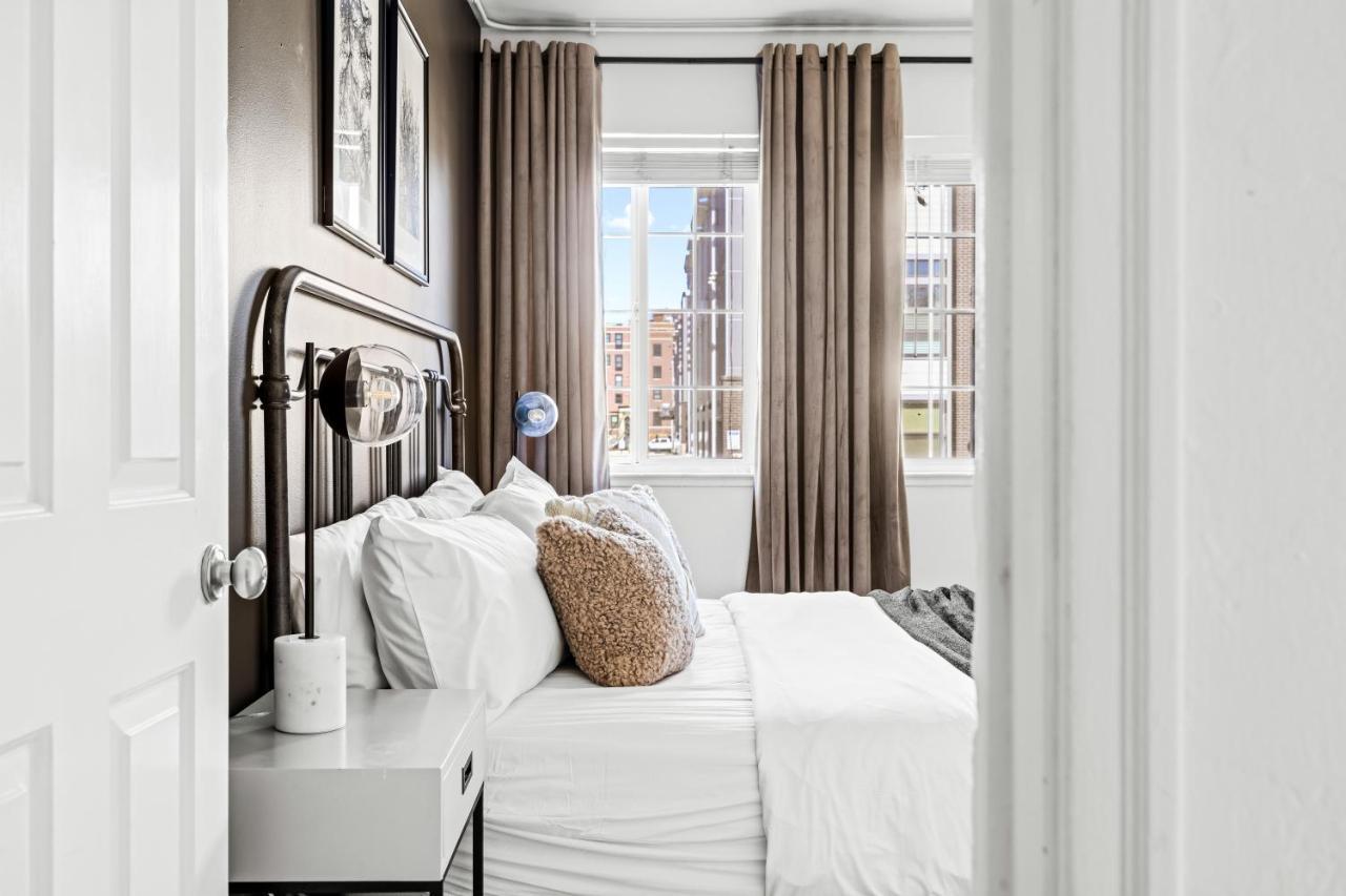 New Stylish Sanctuary - King Beds - Sloans Apartment Denver